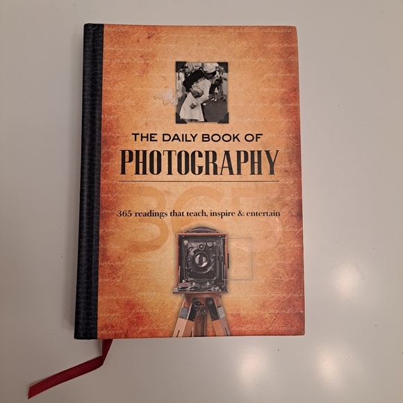 The Daily Book of Photography: 365 readings that teach, inspire & entertain - Picture 7 of 7